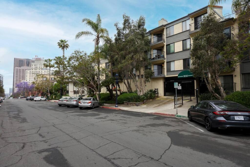 Chic Condo Steps From Petco Park Сан Диего Екстериор снимка