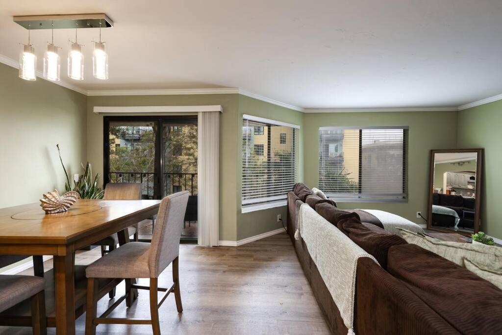 Chic Condo Steps From Petco Park Сан Диего Екстериор снимка