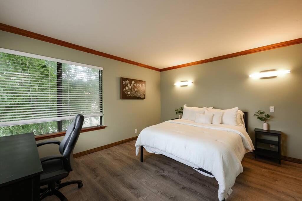 Chic Condo Steps From Petco Park Сан Диего Екстериор снимка