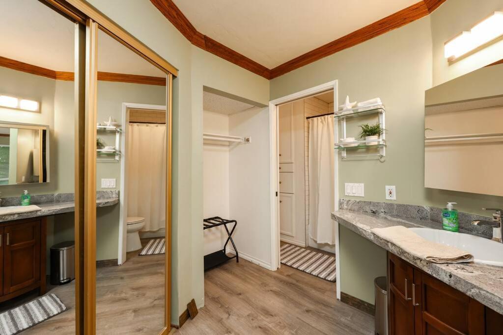 Chic Condo Steps From Petco Park Сан Диего Екстериор снимка